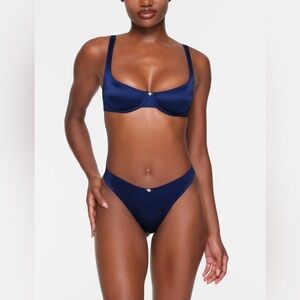 SKIMS Stretch Satin Unlined Scoop Bra in Neptune Size: 36DDDD